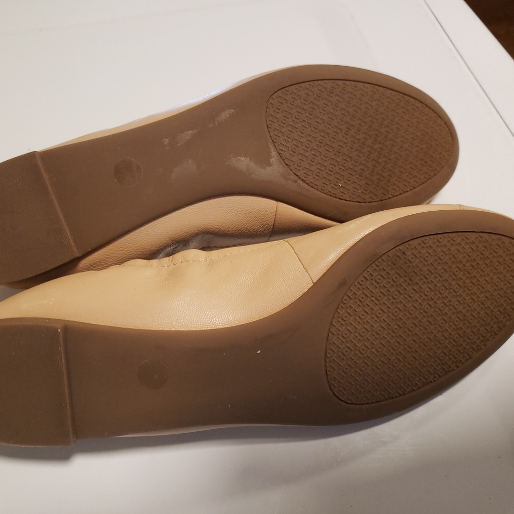 Tory Burch Tan Leather Flats w/Logo Sz 8M - Picture 2 of 10